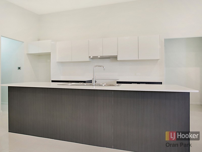 5 Bourne Ridge, Oran Park NSW 2570
