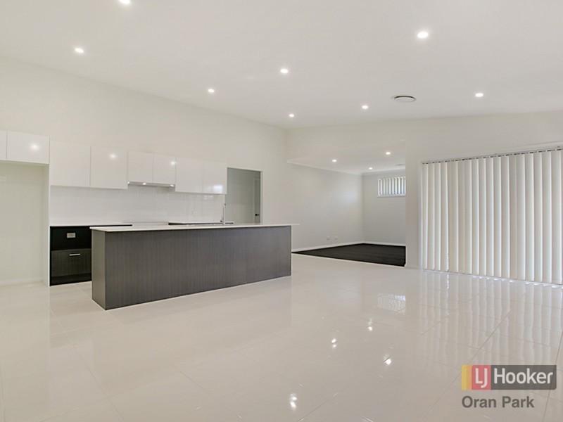 5 Bourne Ridge, Oran Park NSW 2570