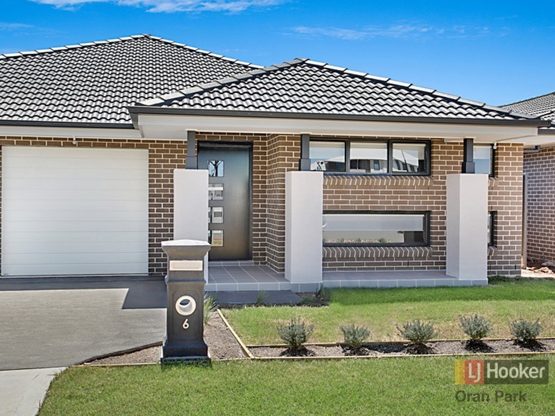 6 Howard Loop, Oran Park NSW 2570