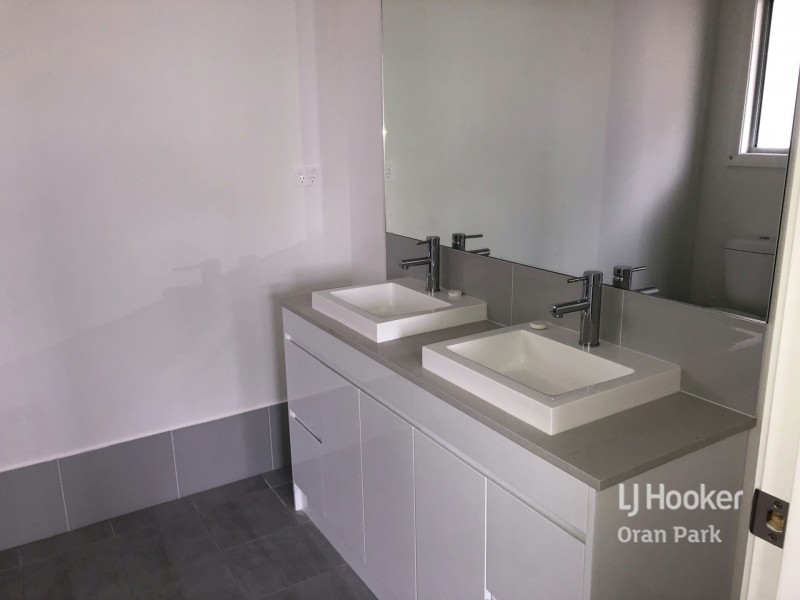 76 Kingsford Smith Avenue, Middleton Grange NSW 2171