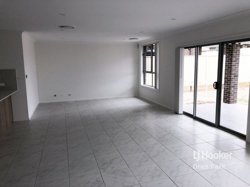 76 Kingsford Smith Avenue, Middleton Grange NSW 2171