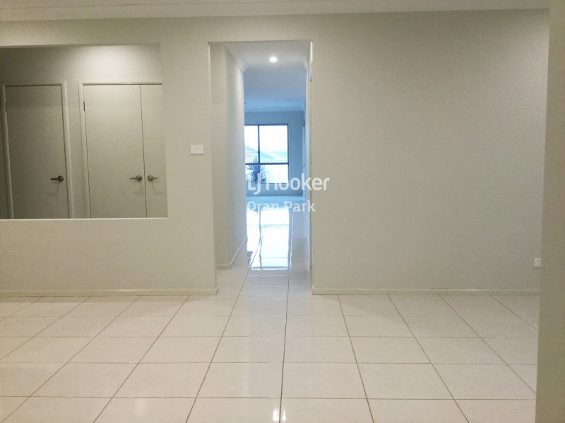 13 Thorpe Circuit, Oran Park NSW 2570