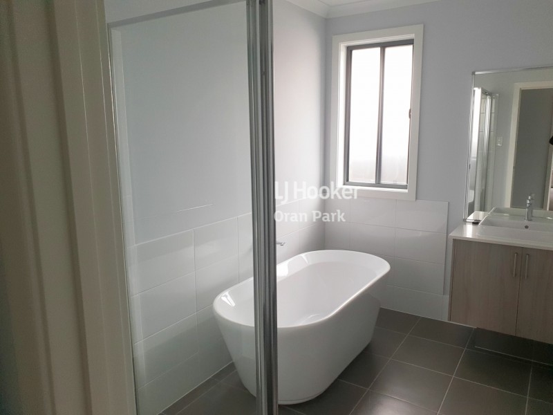 54 Austen Boulevard, Spring Farm NSW 2570