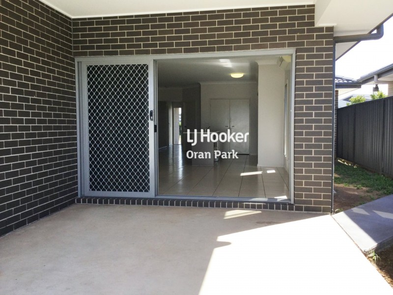 42 Geoghegan Circuit, Oran Park NSW 2570