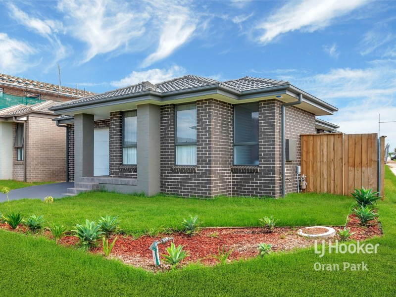 29 Rawlings Street, Oran Park NSW 2570