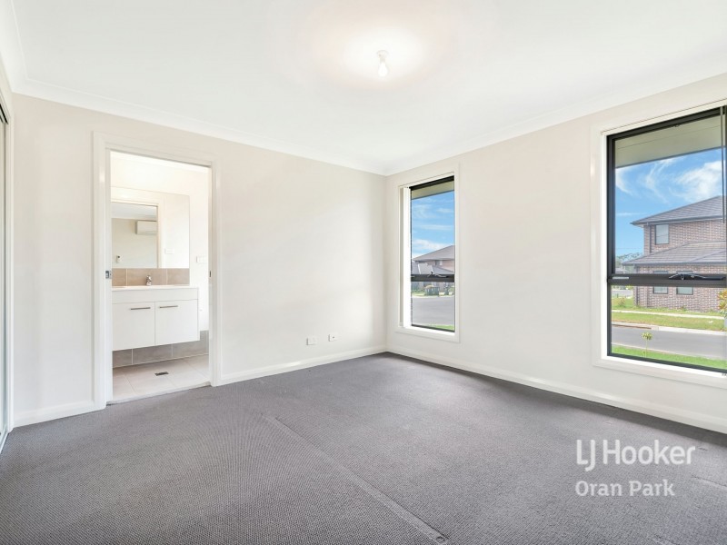29 Rawlings Street, Oran Park NSW 2570