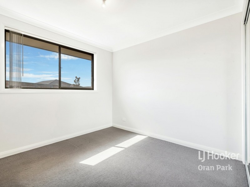 29 Rawlings Street, Oran Park NSW 2570