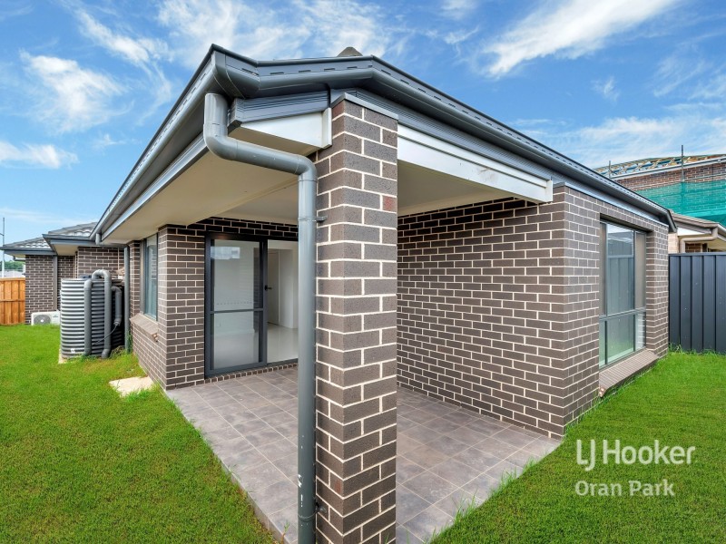 29 Rawlings Street, Oran Park NSW 2570