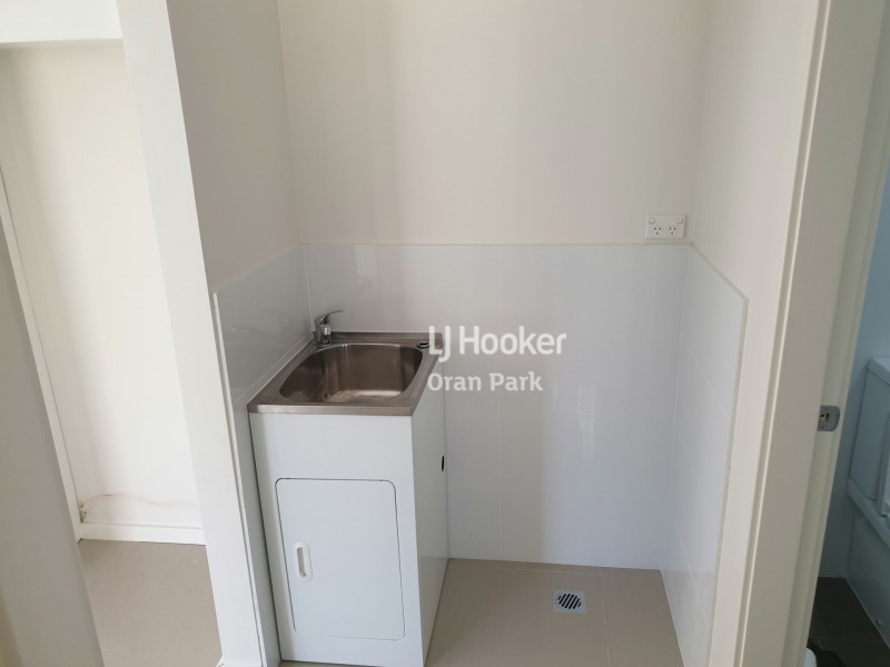 6a Thorpe Circuit, Oran Park NSW 2570