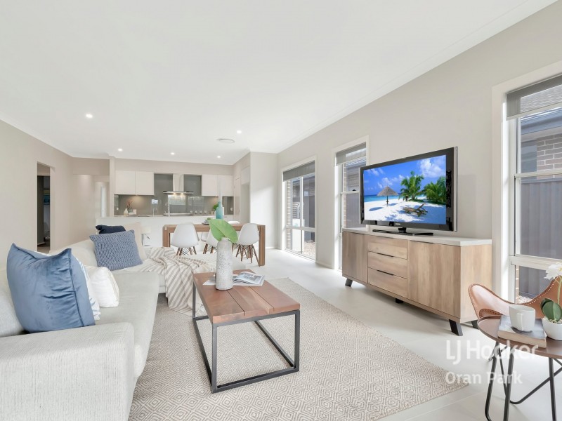 55 Courtney Loop, Oran Park NSW 2570