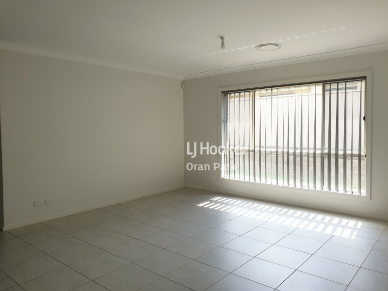 11 Geoghegan Circuit, Oran Park NSW 2570