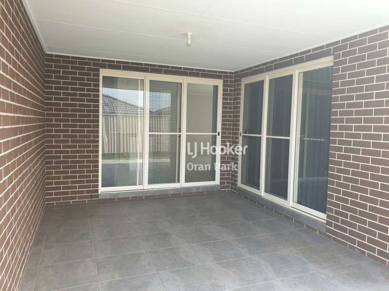 11 Geoghegan Circuit, Oran Park NSW 2570