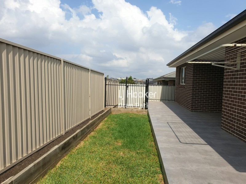 11 Geoghegan Circuit, Oran Park NSW 2570
