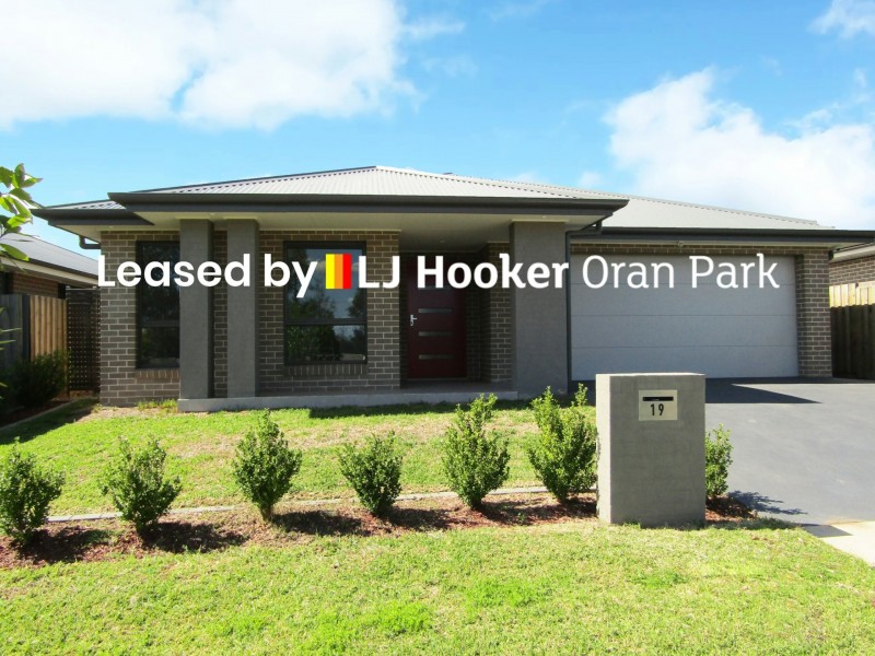 19 Franklin Grove, Oran Park NSW 2570