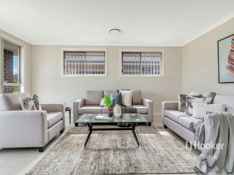 47 Courtney Loop, Oran Park NSW 2570
