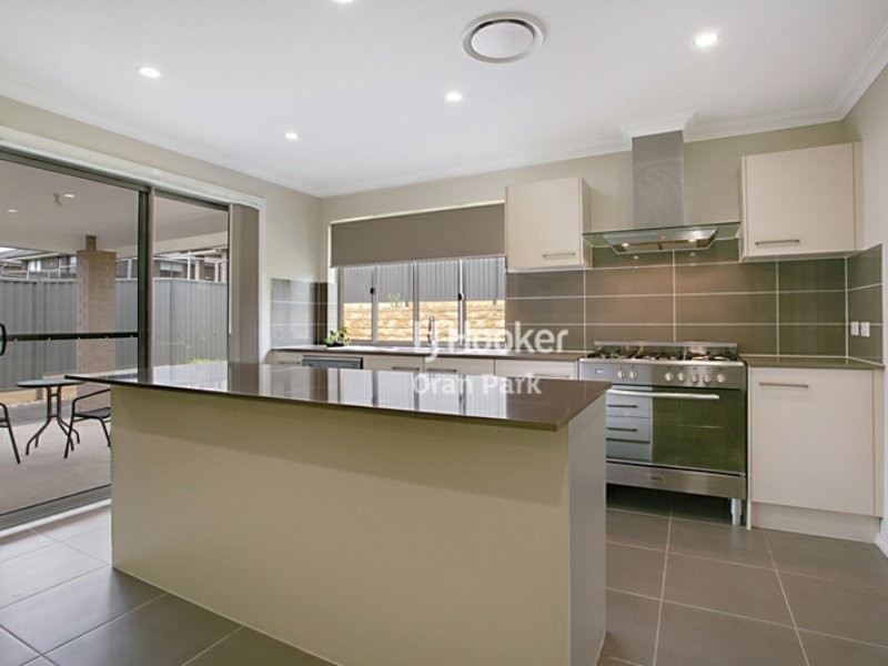 10 Thorpe Circuit, Oran Park NSW 2570
