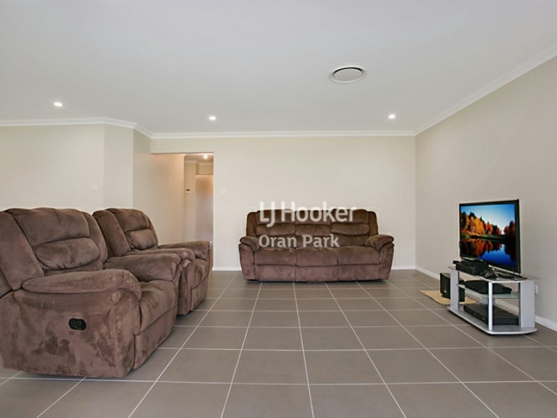 10 Thorpe Circuit, Oran Park NSW 2570
