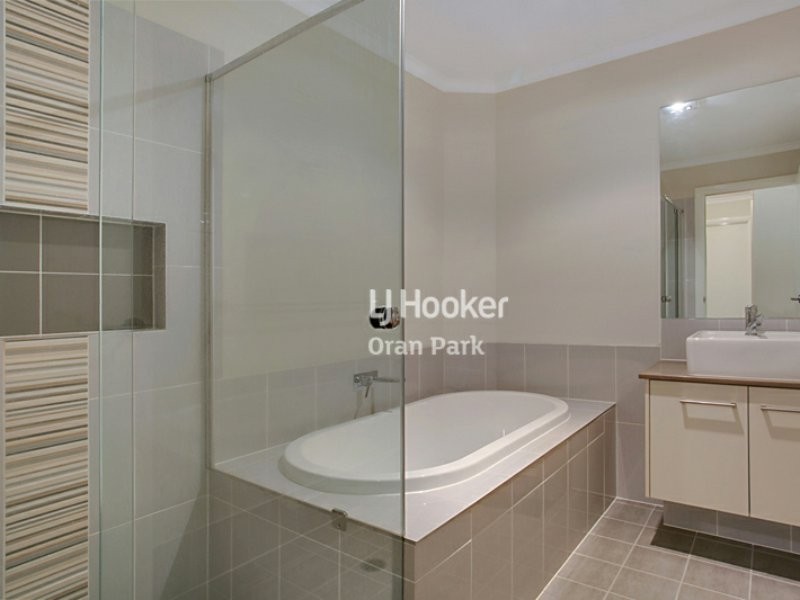 10 Thorpe Circuit, Oran Park NSW 2570