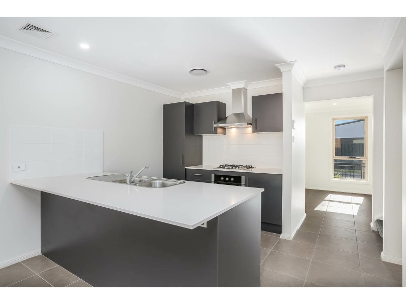 4 Laura Street, Oran Park NSW 2570