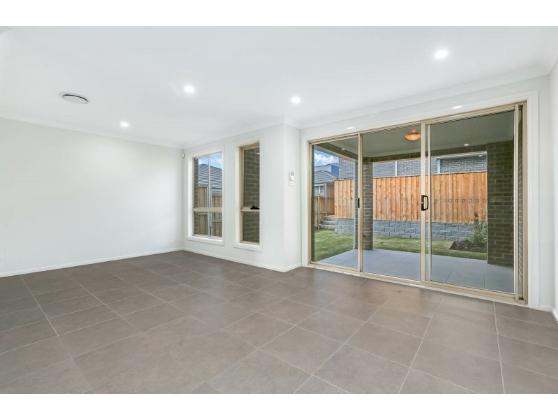 4 Laura Street, Oran Park NSW 2570