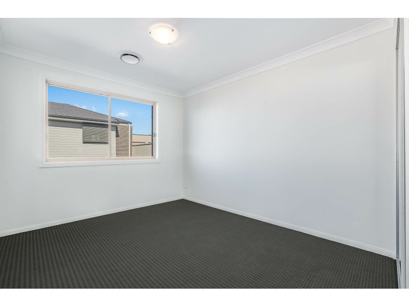 4 Laura Street, Oran Park NSW 2570