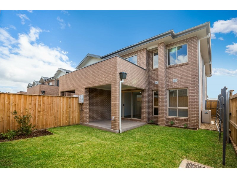 4 Laura Street, Oran Park NSW 2570