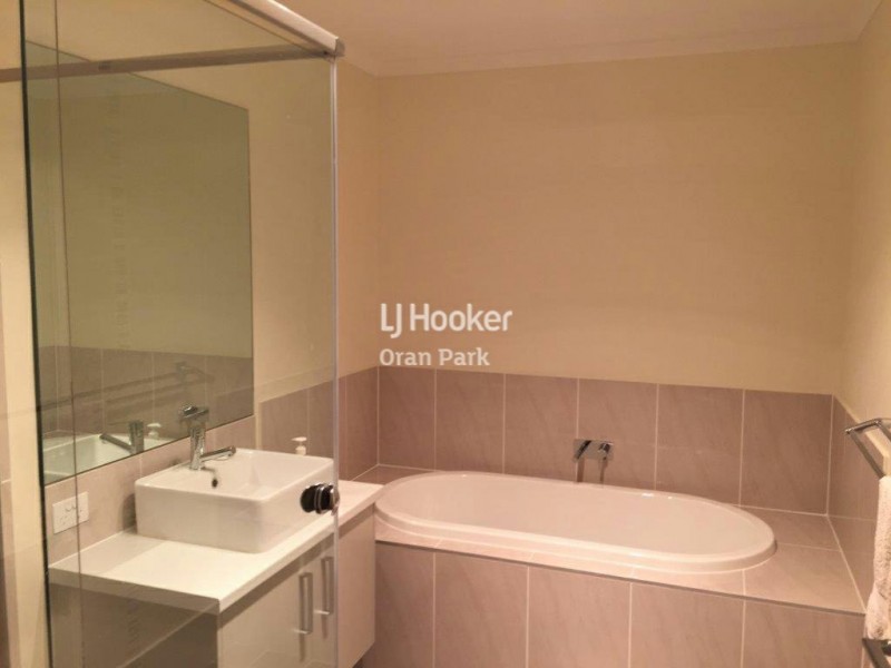 30 Buckingham Loop, Oran Park NSW 2570