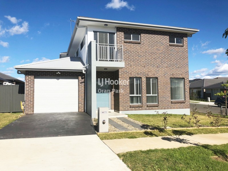 11 Forbes Street, Oran Park NSW 2570