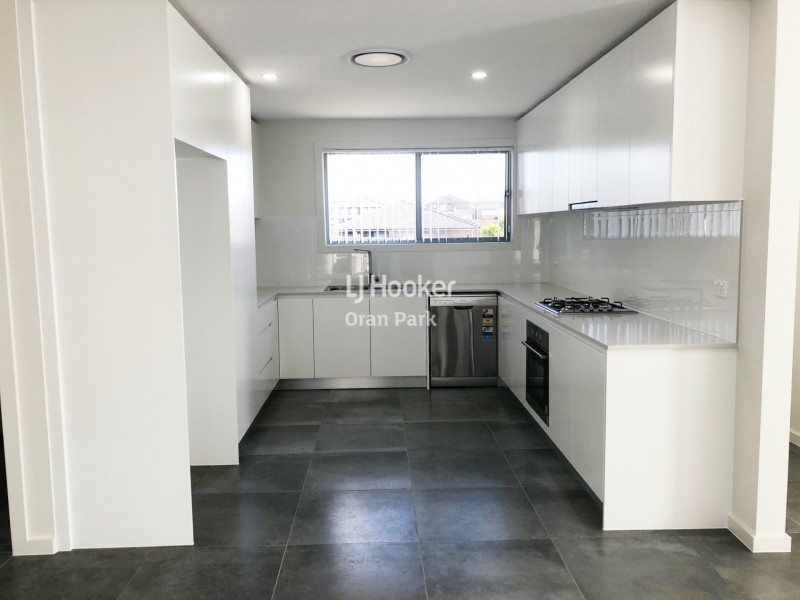 11 Forbes Street, Oran Park NSW 2570