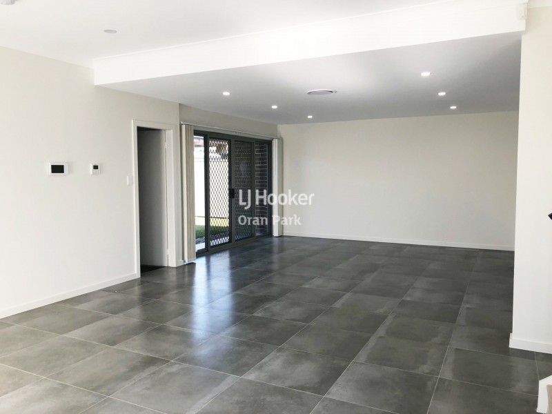 11 Forbes Street, Oran Park NSW 2570