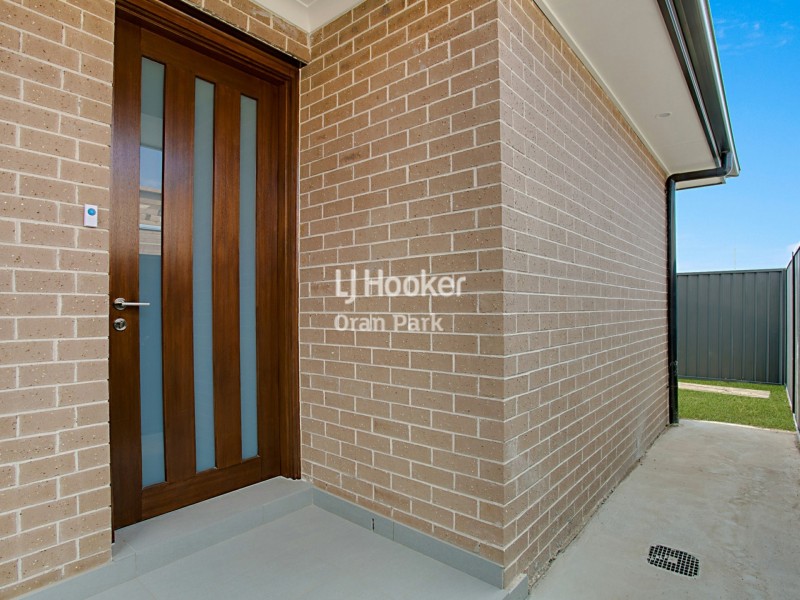 10b Weldon Street, Oran Park NSW 2570