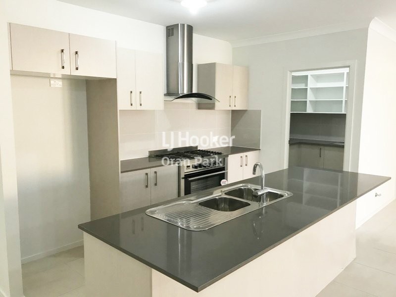 16 Holdsworth Street, Oran Park NSW 2570