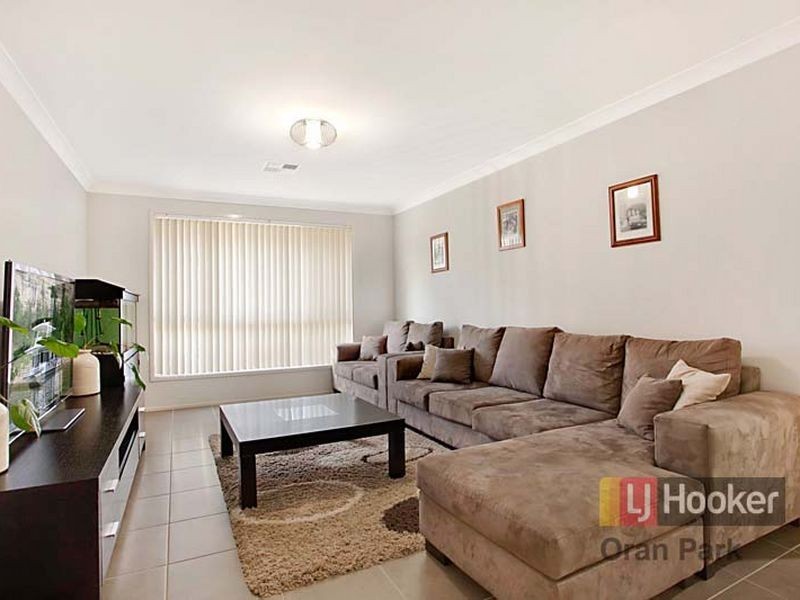 20 Morris Street, Oran Park NSW 2570