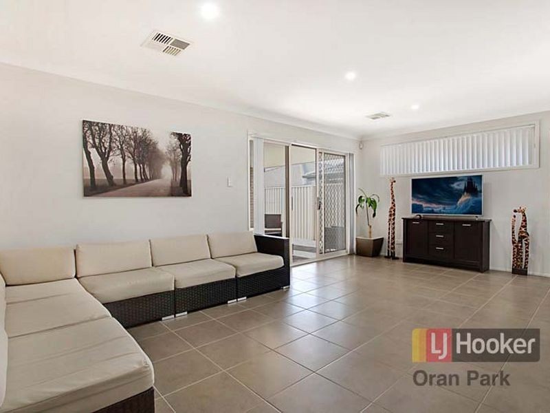 20 Morris Street, Oran Park NSW 2570