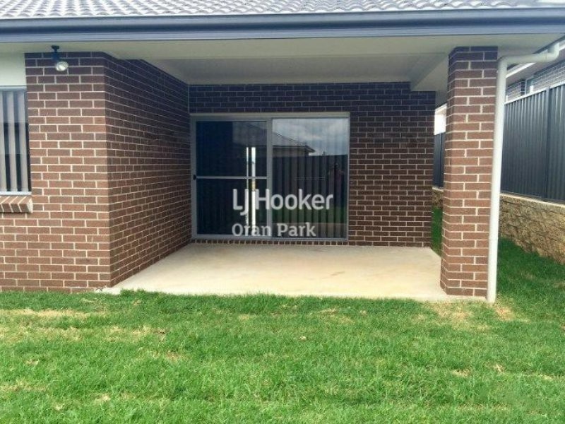29 Lowndes Drive, Oran Park NSW 2570