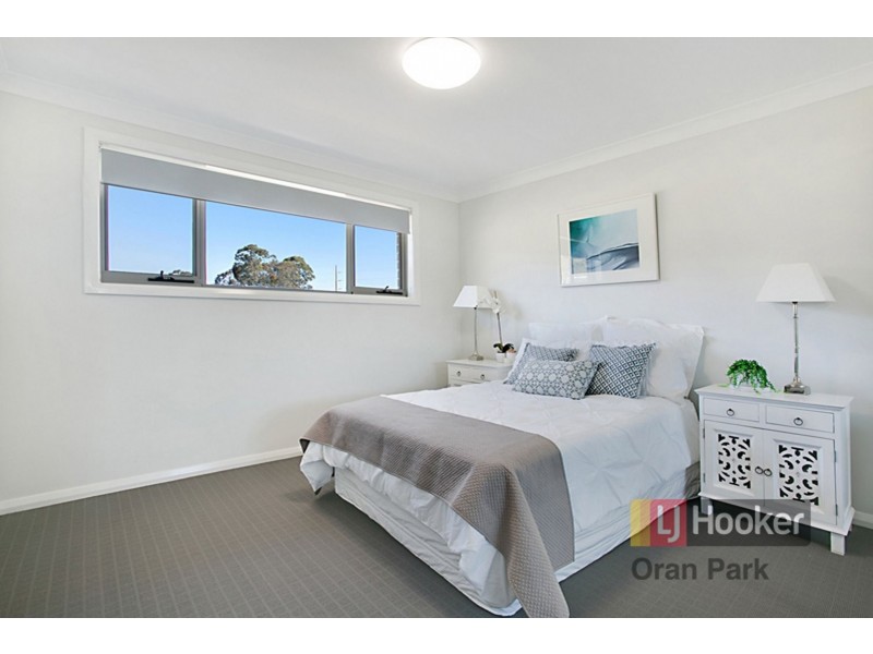 1/25 Franklin Grove, Oran Park NSW 2570