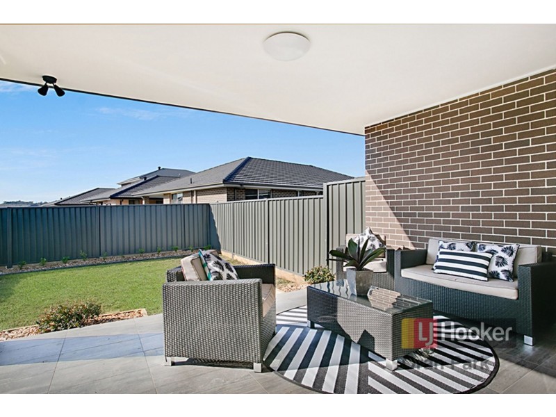 1/25 Franklin Grove, Oran Park NSW 2570