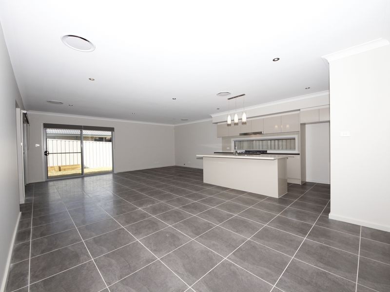 12 Fury street, Oran Park NSW 2570