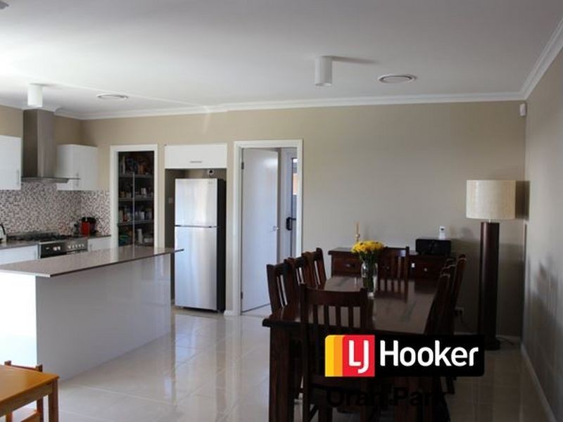 8 Ekins Street, Oran Park NSW 2570