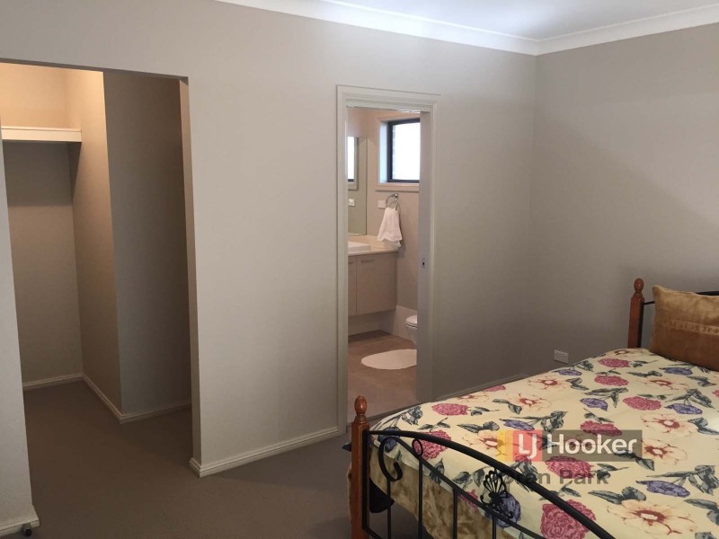 16 Murphy Street, Oran Park NSW 2570