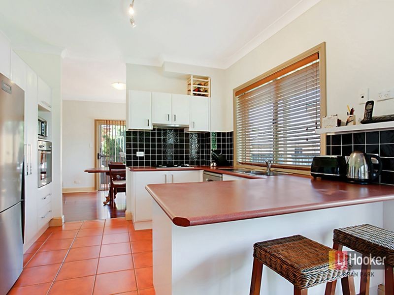 5 Hogan Place, Mount Annan NSW 2567