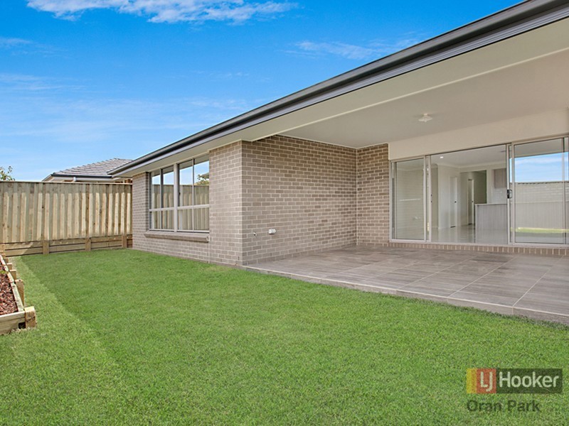 10 Williamson Street, Oran Park NSW 2570