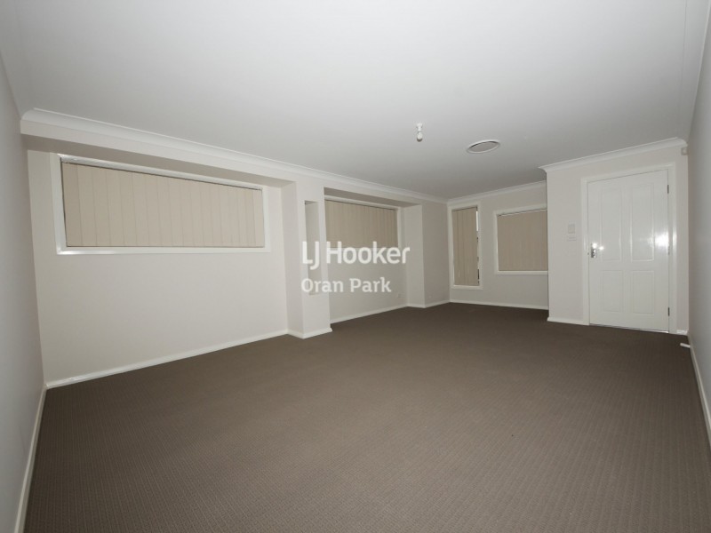 8 Ambrose Street, Oran Park NSW 2570