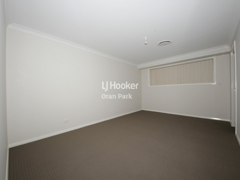 8 Ambrose Street, Oran Park NSW 2570