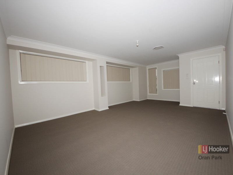 8 Ambrose Street, Oran Park NSW 2570