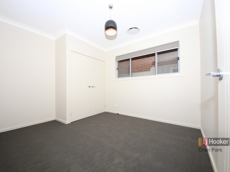 12 Fury Street, Oran Park NSW 2570