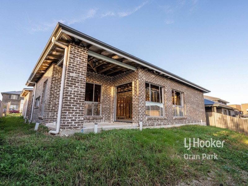 162 Holden Drive, Oran Park NSW 2570