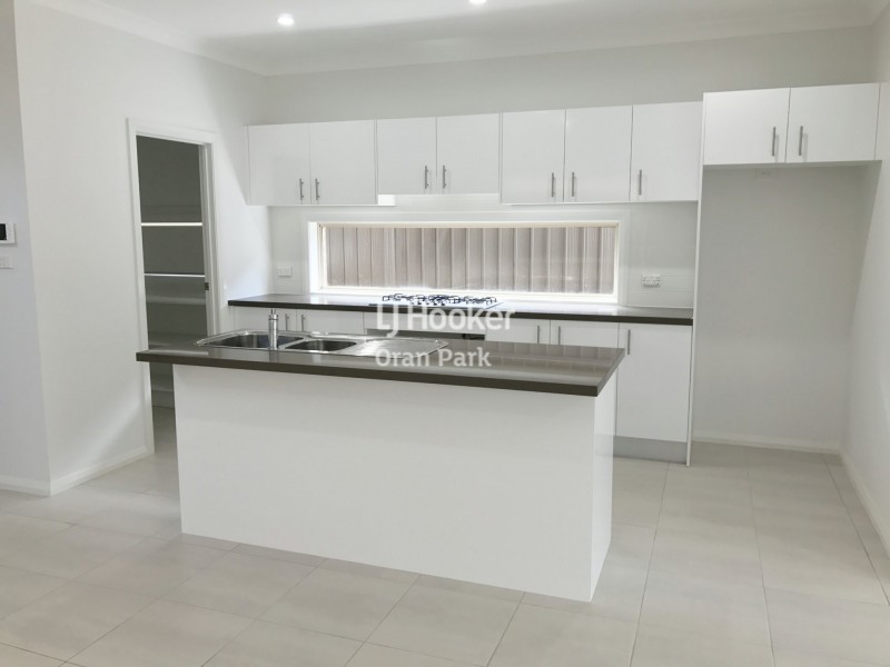 8b Harvey Street, Oran Park NSW 2570
