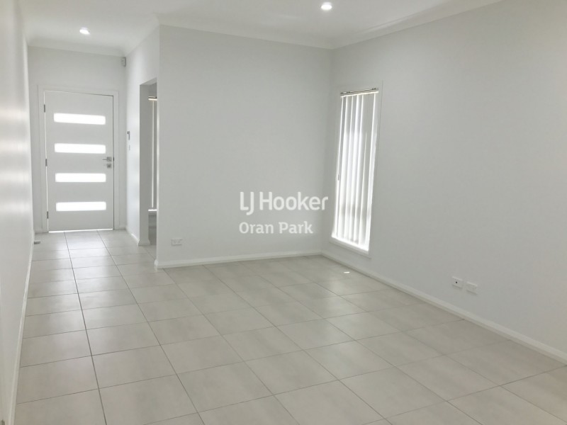 8b Harvey Street, Oran Park NSW 2570