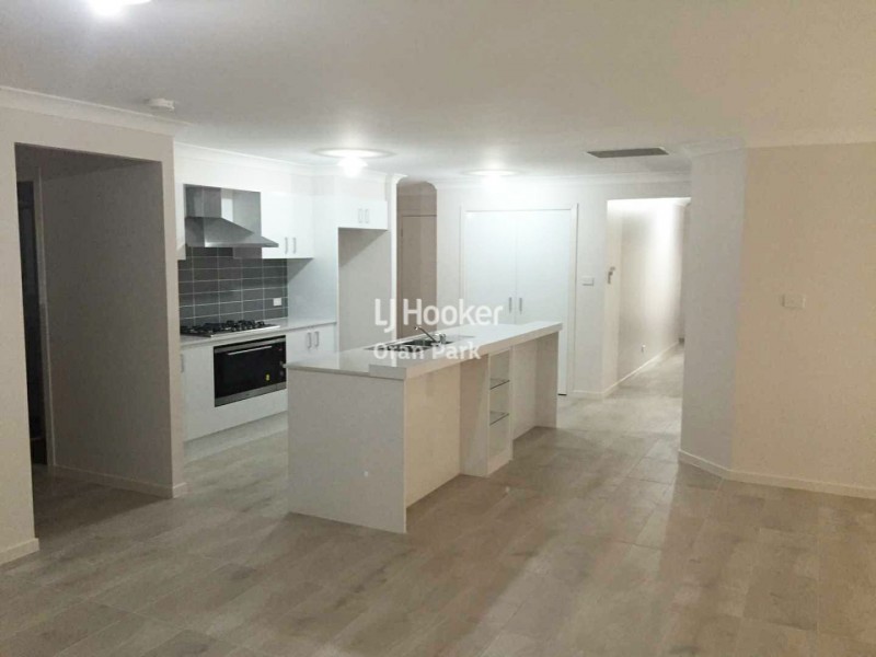 8 Loudon Crescent, Cobbitty NSW 2570